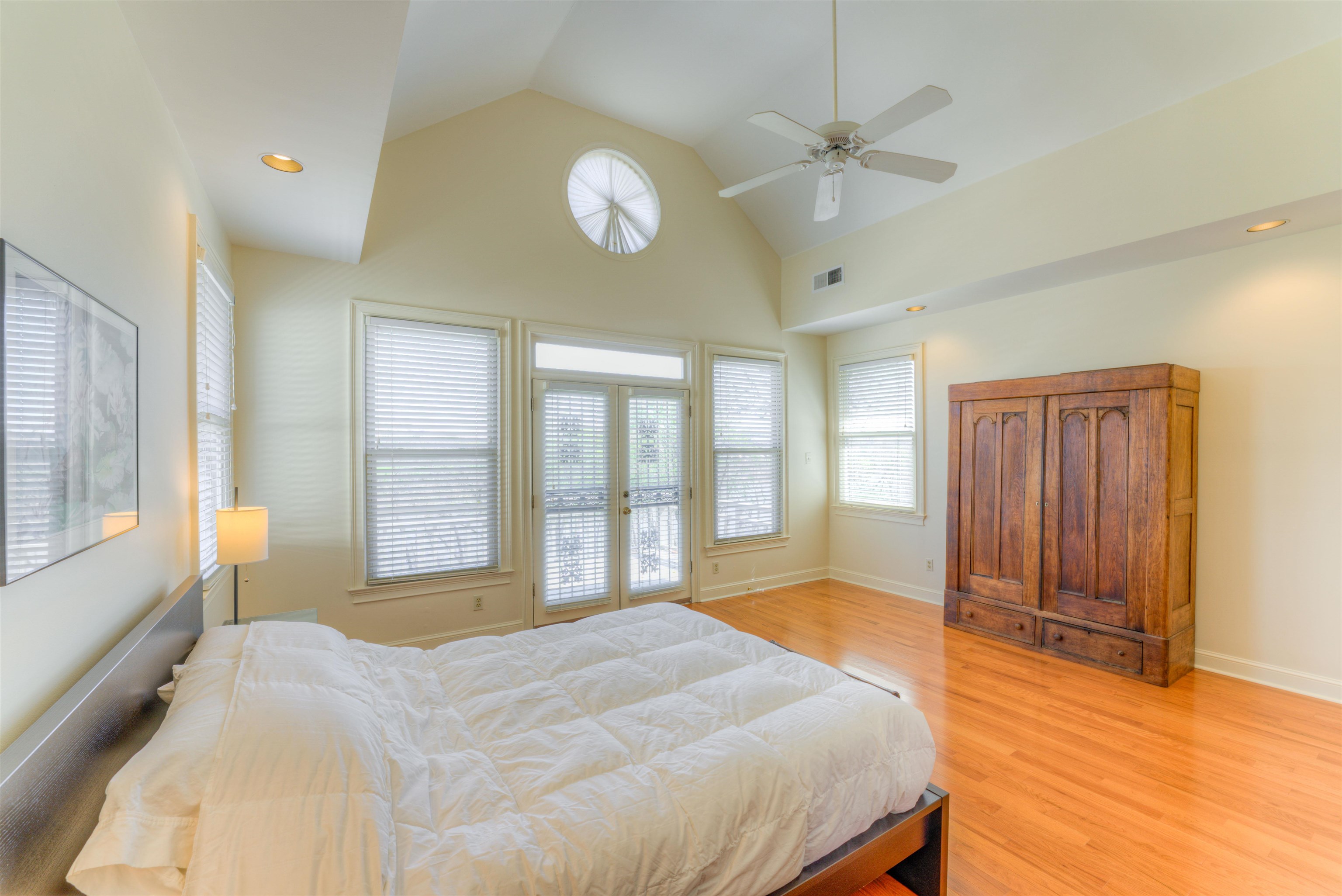 844 HARBOR ISLE CIR E