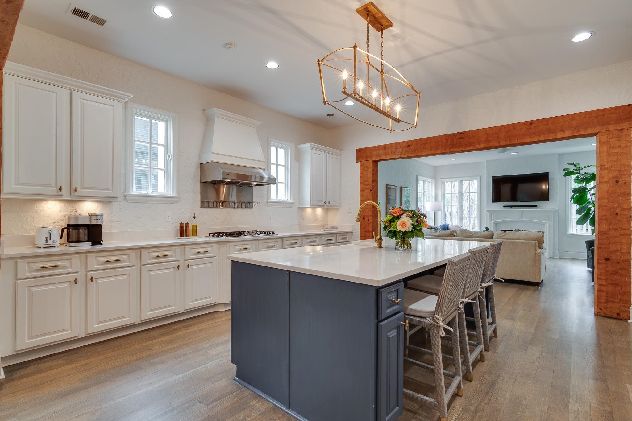 6330 MASSEY WOODS CV