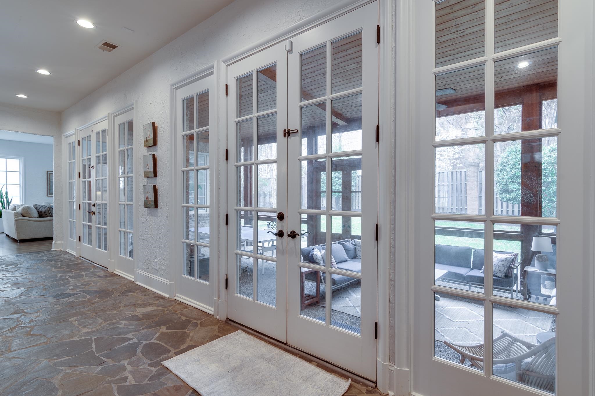 6330 MASSEY WOODS CV