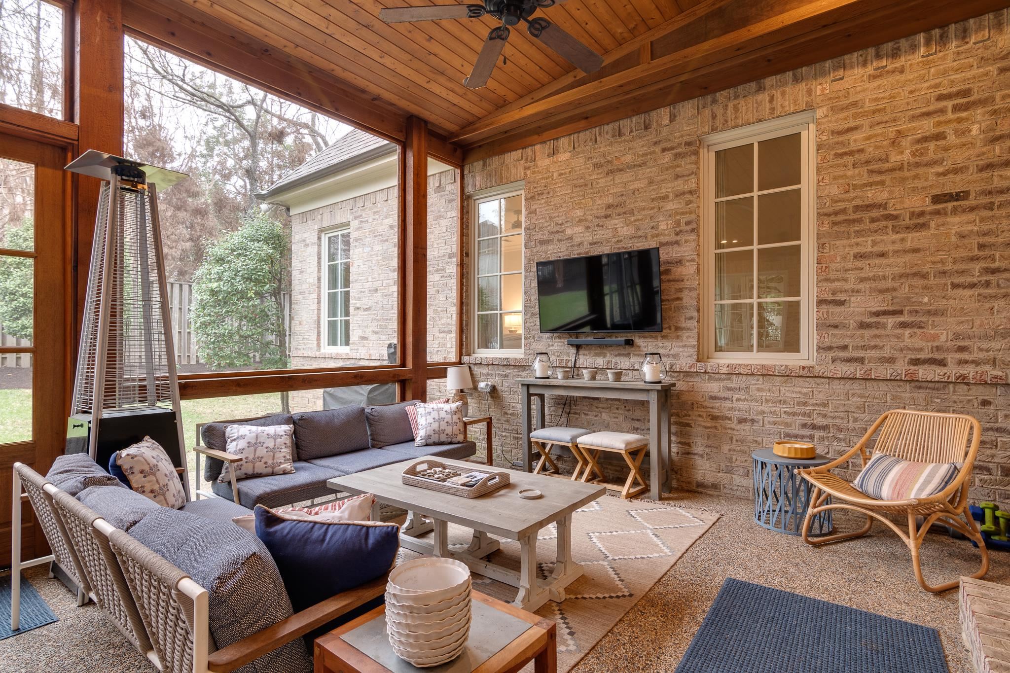 6330 MASSEY WOODS CV