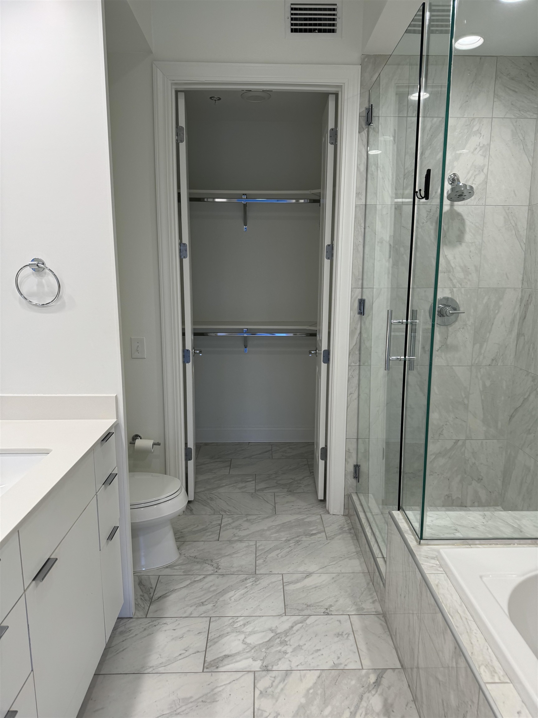 717 S RIVERSIDE DR Unit: 106