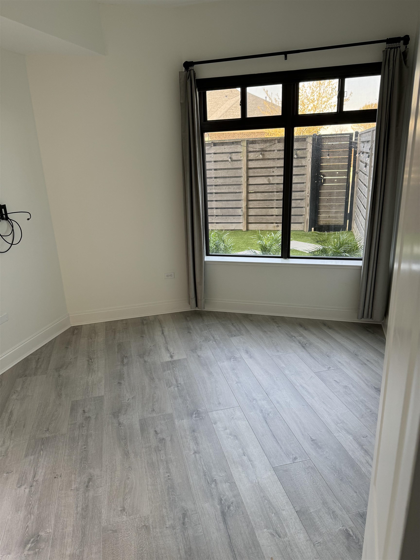 717 S RIVERSIDE DR Unit: 106