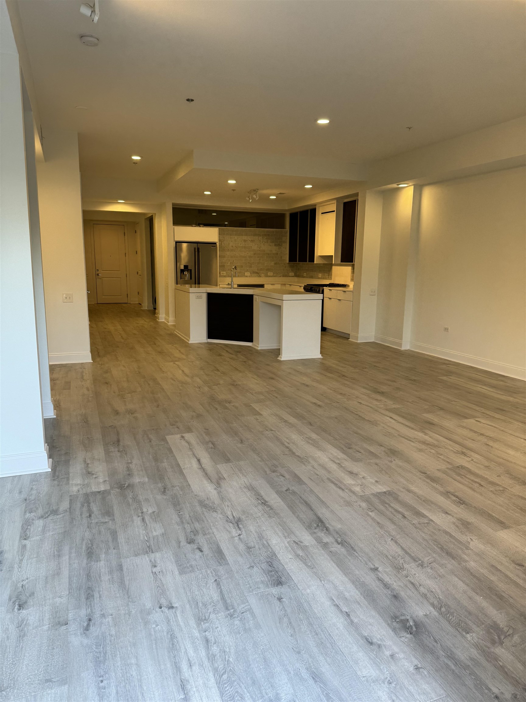 717 S RIVERSIDE DR Unit: 106