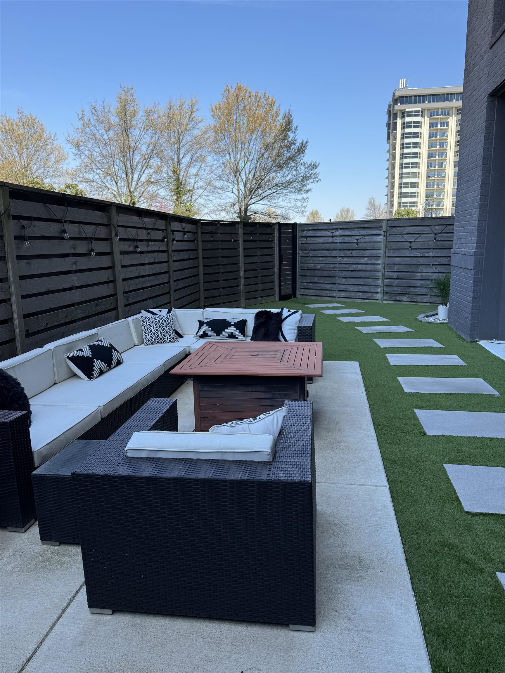 717 S RIVERSIDE DR Unit: 106