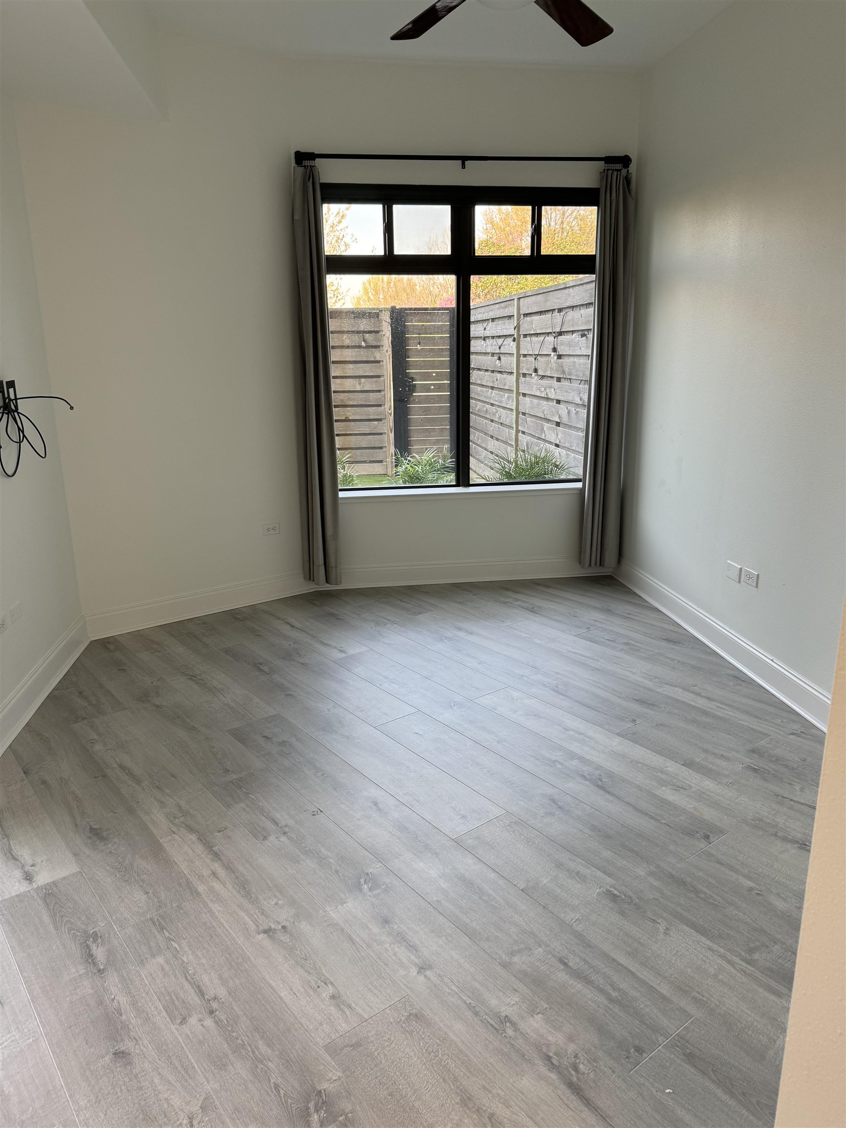 717 S RIVERSIDE DR Unit: 106