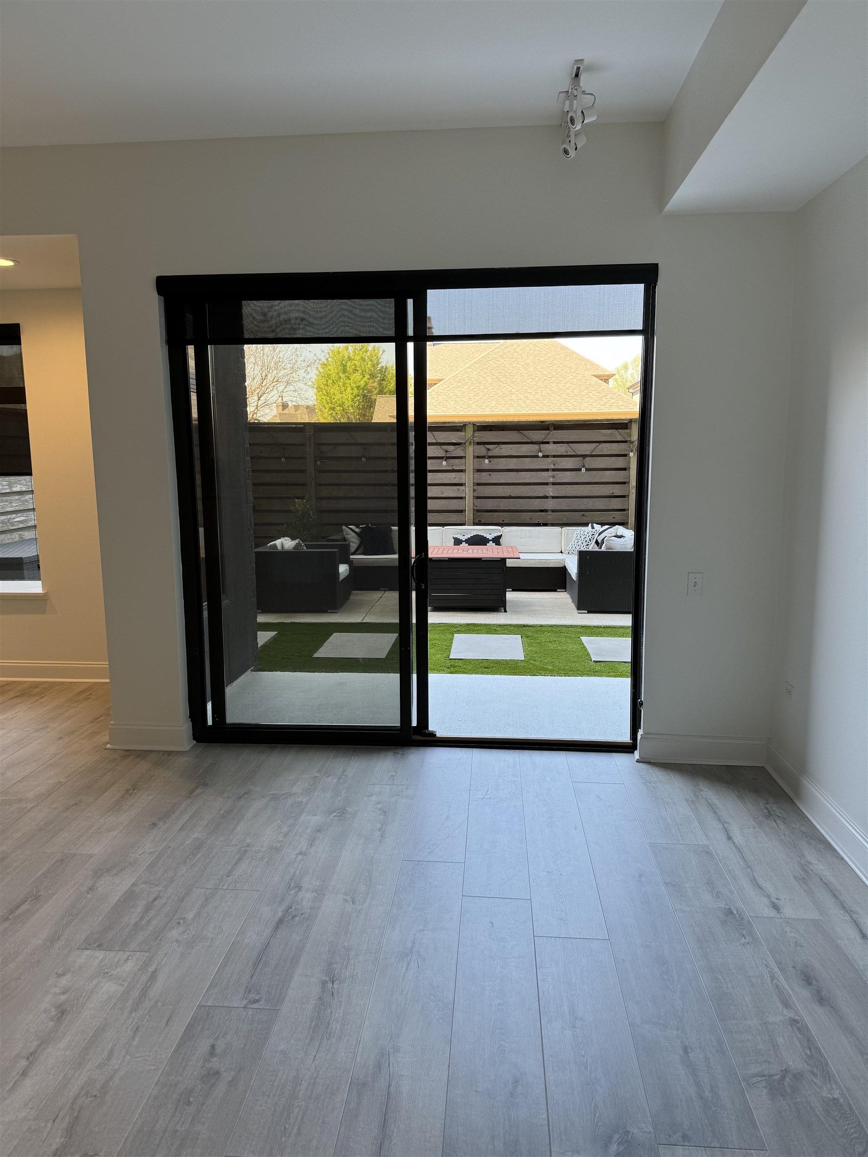 717 S RIVERSIDE DR Unit: 106