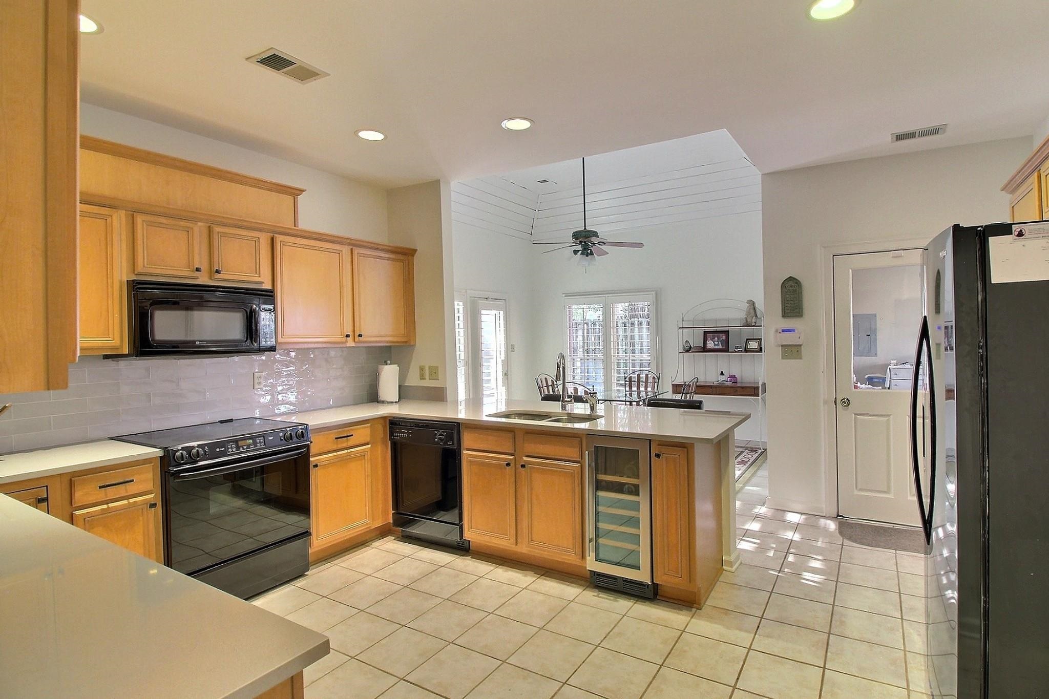 1663 FORSYTHE TRL