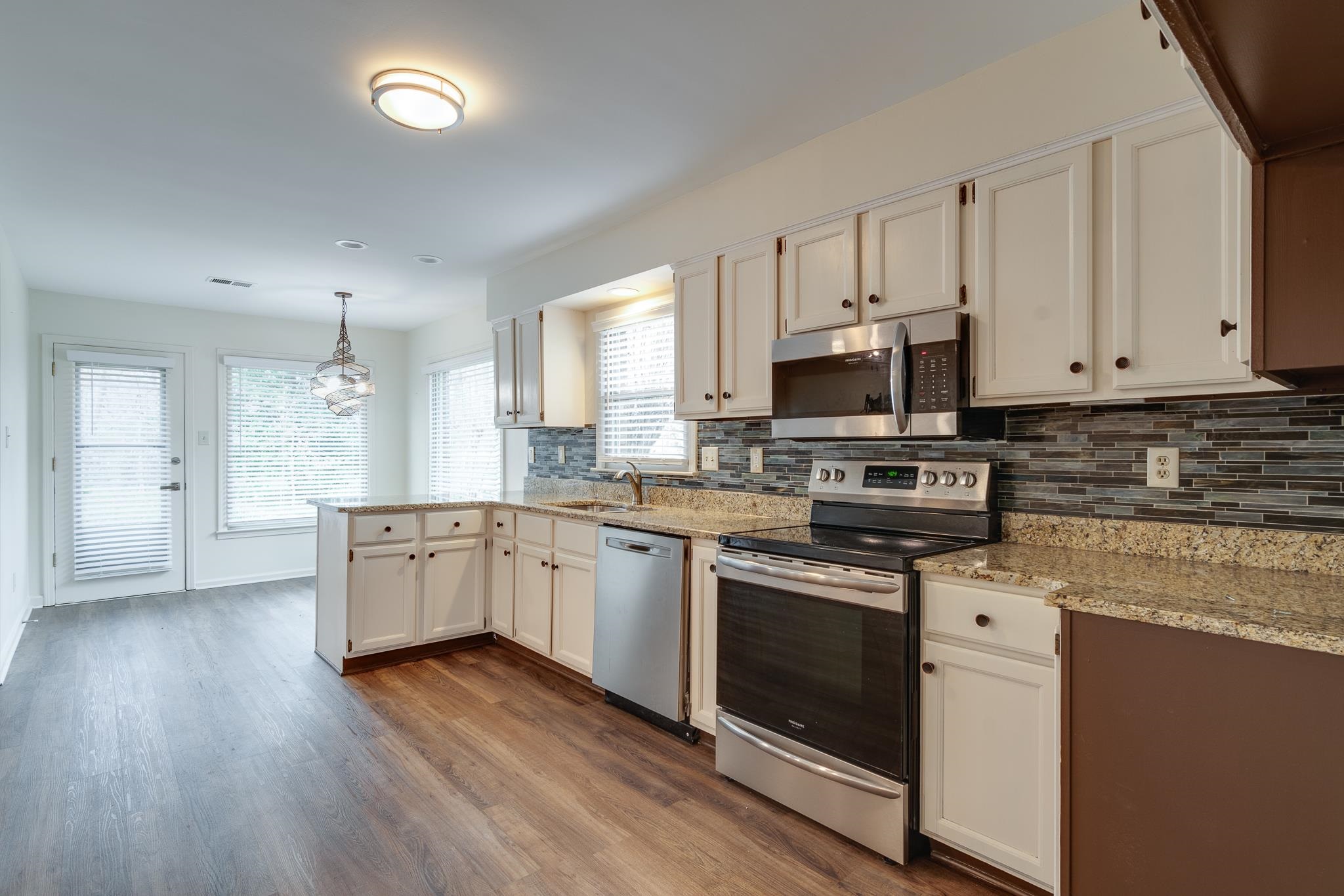 8560 W PARK TRAIL DR Unit: 8560