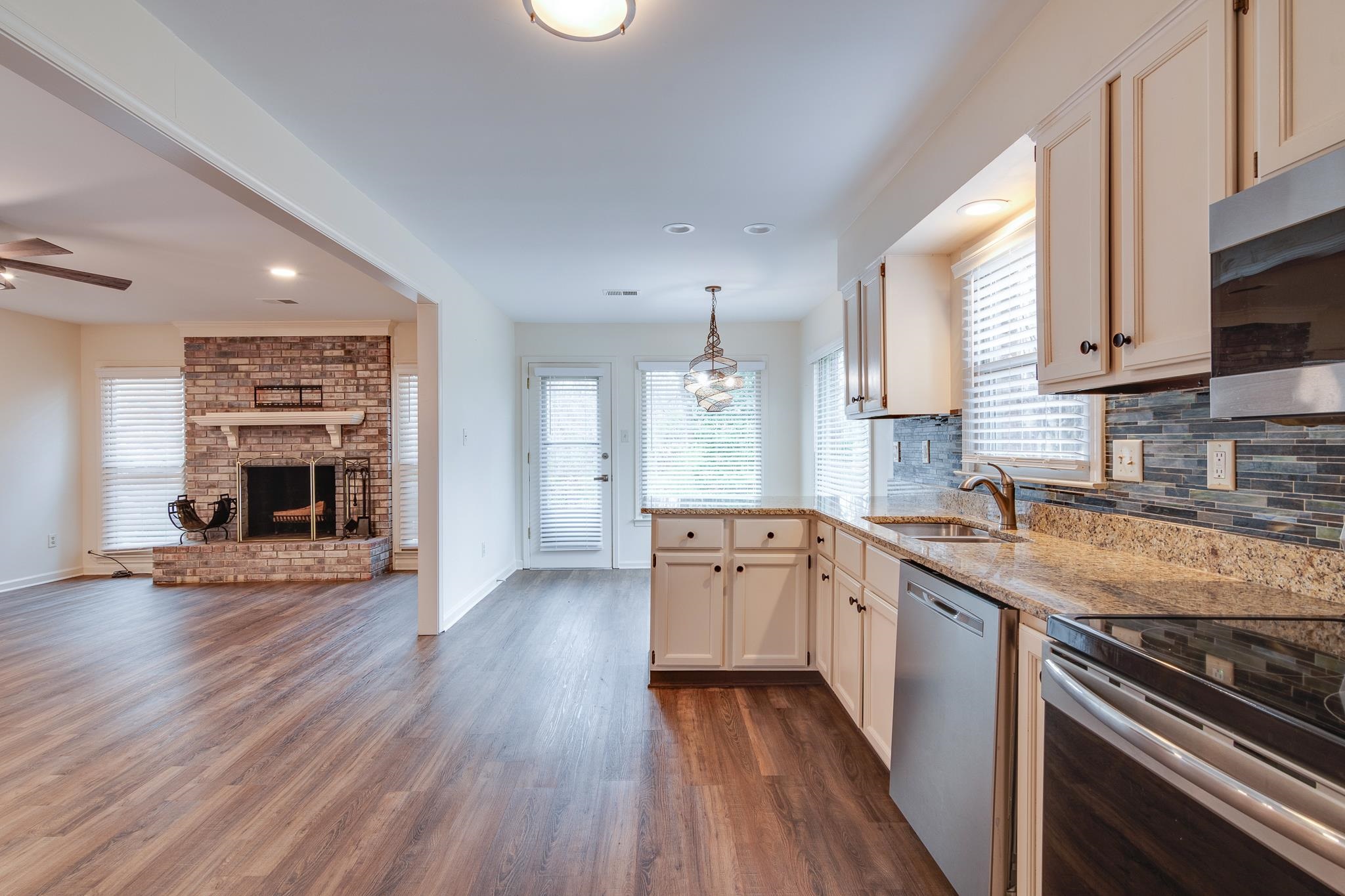 8560 W PARK TRAIL DR Unit: 8560