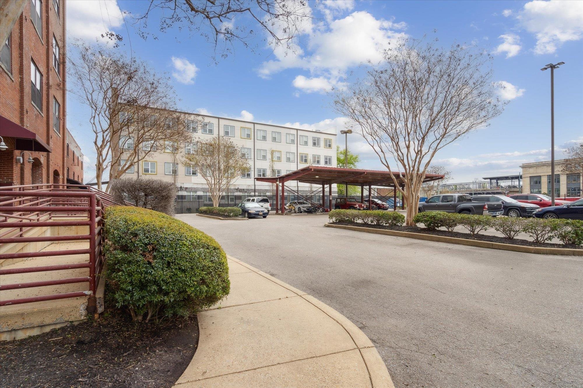 137 E G E PATTERSON AVE Unit: 402