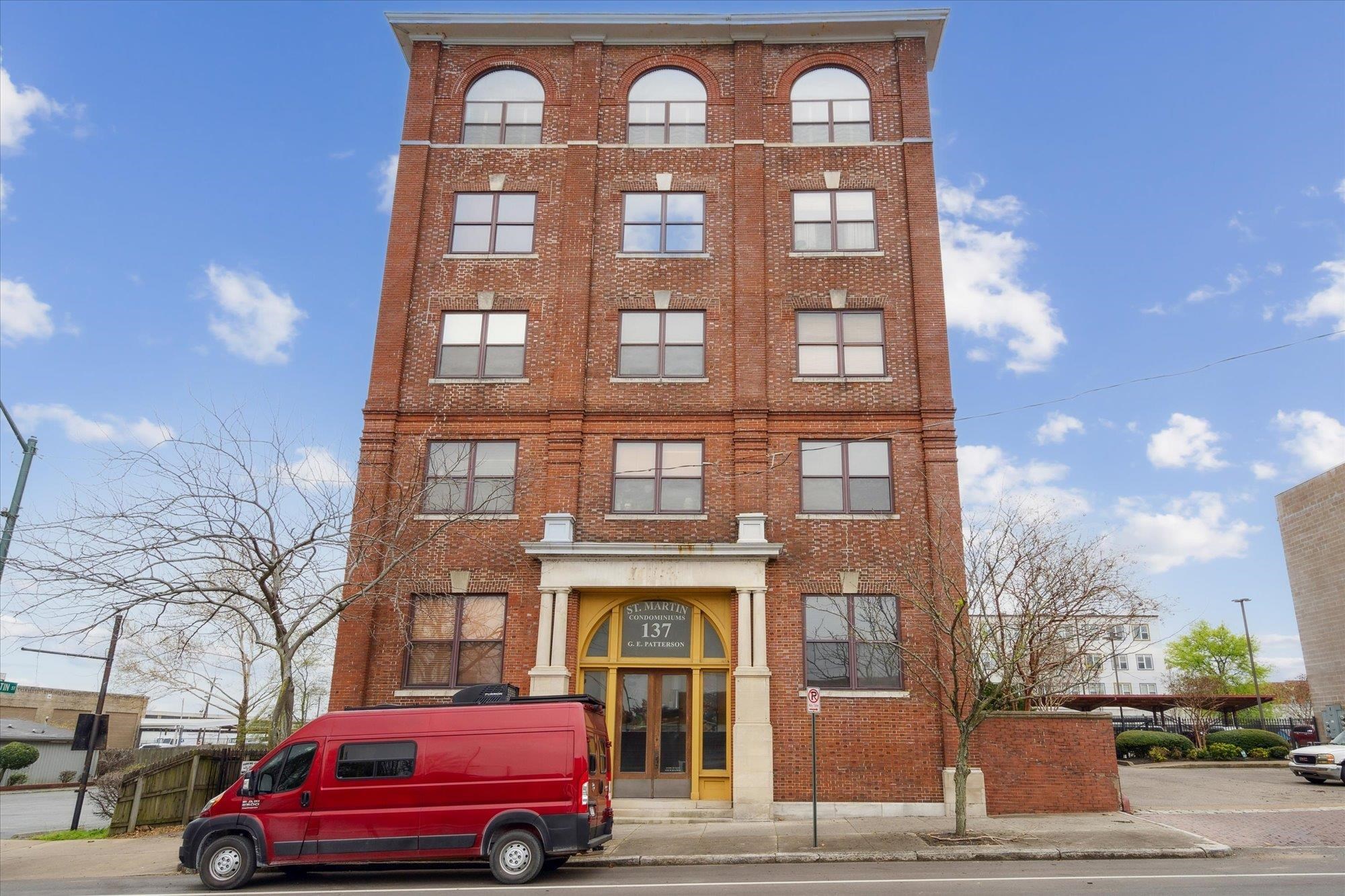 137 E G E PATTERSON AVE Unit: 402