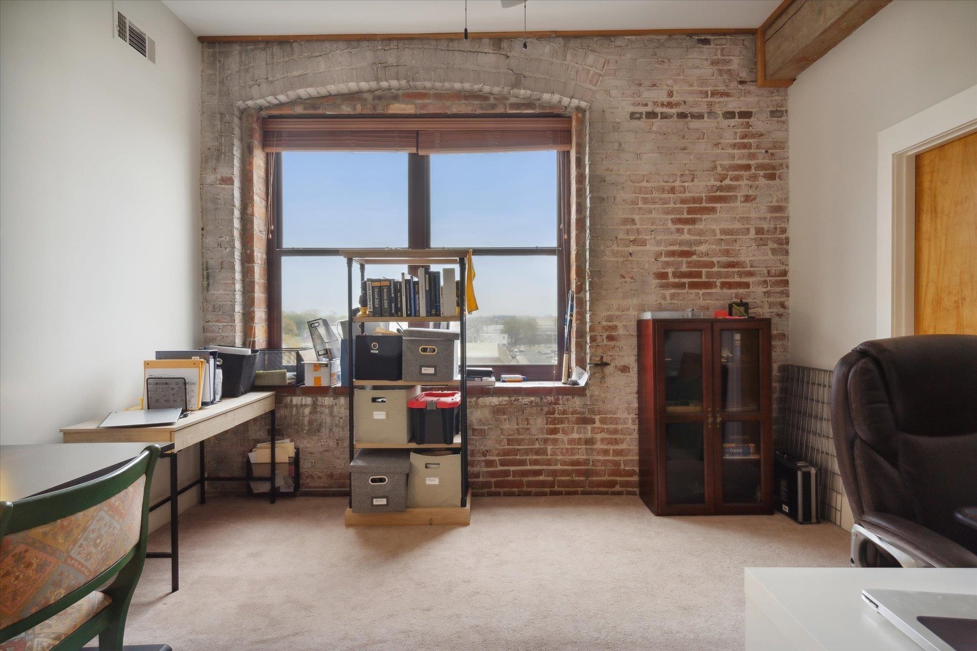 137 E G E PATTERSON AVE Unit: 402