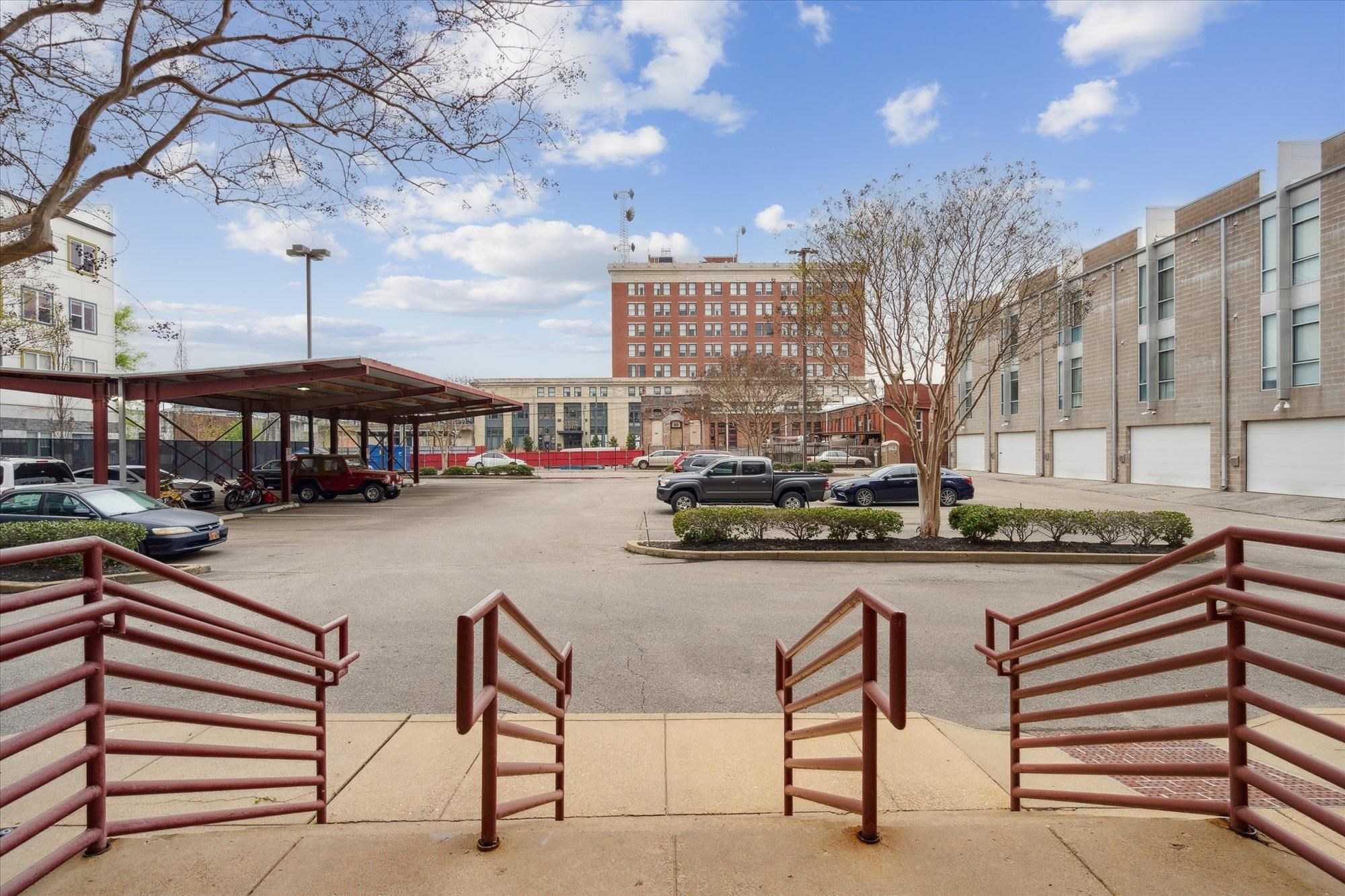 137 E G E PATTERSON AVE Unit: 402