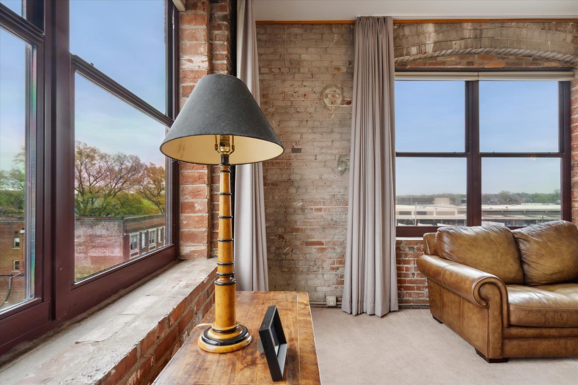 137 E G E PATTERSON AVE Unit: 402