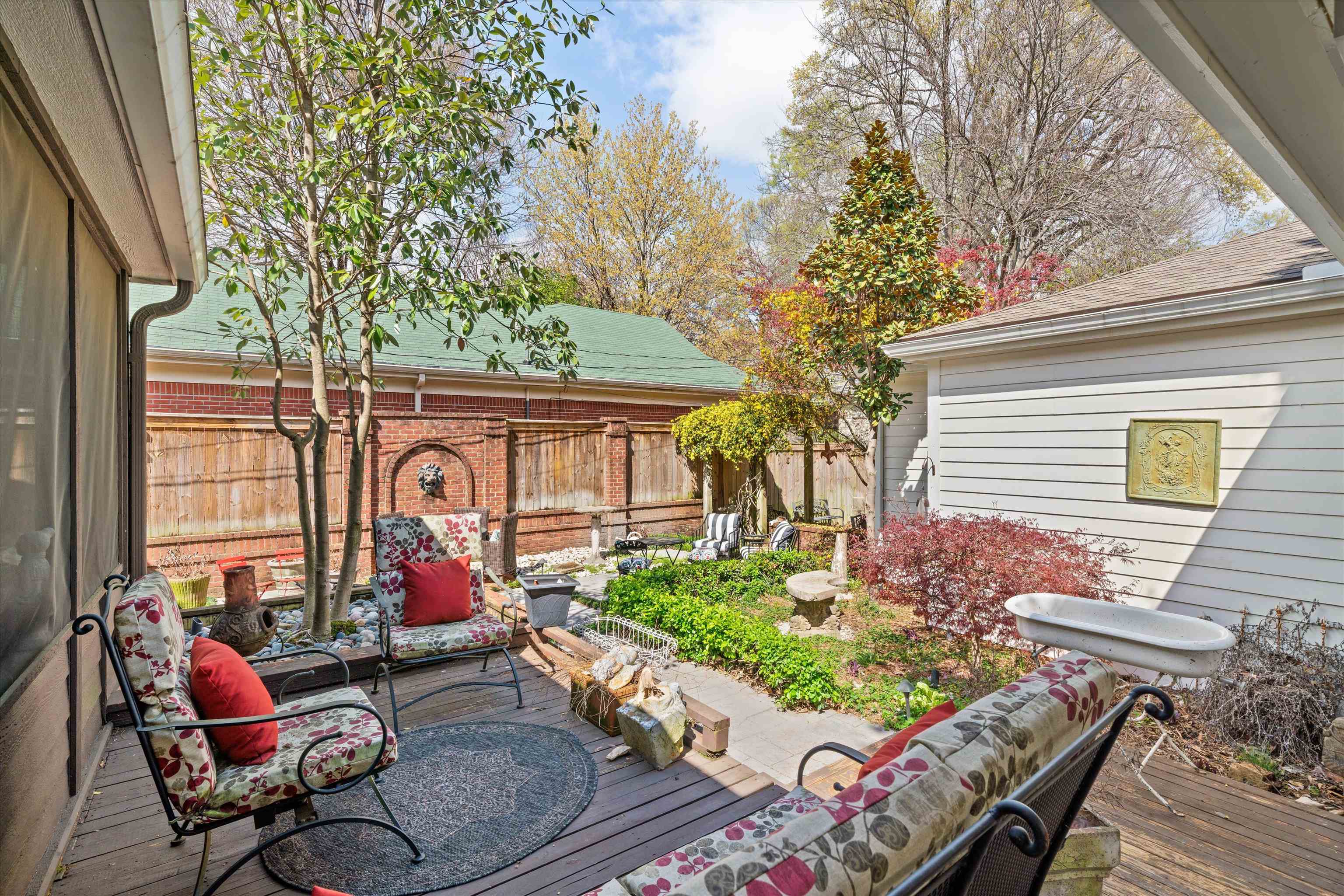 1766 OVERTON PARK AVE