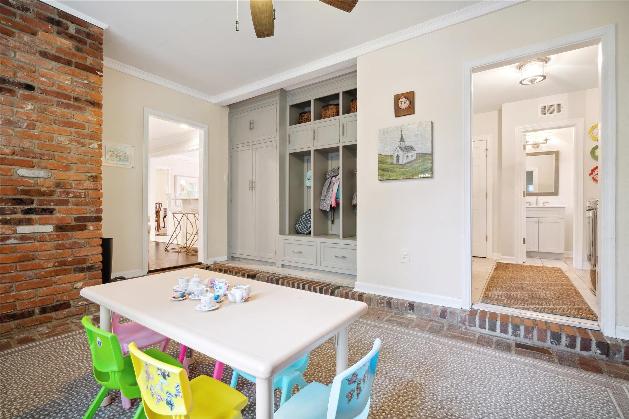 6387 BROOKS MANOR CV