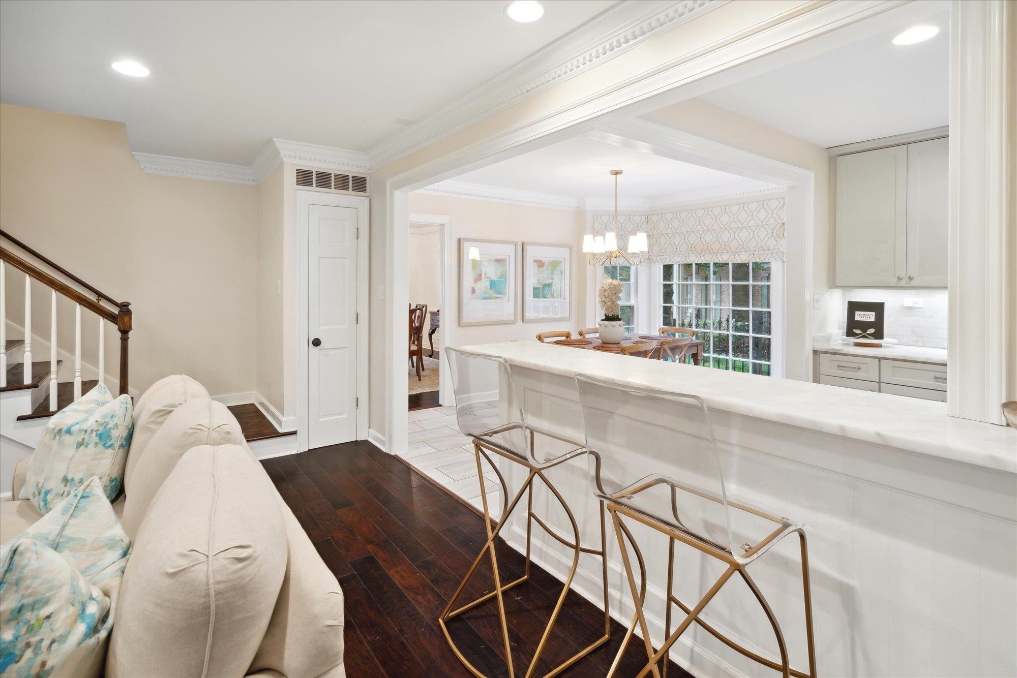 6387 BROOKS MANOR CV