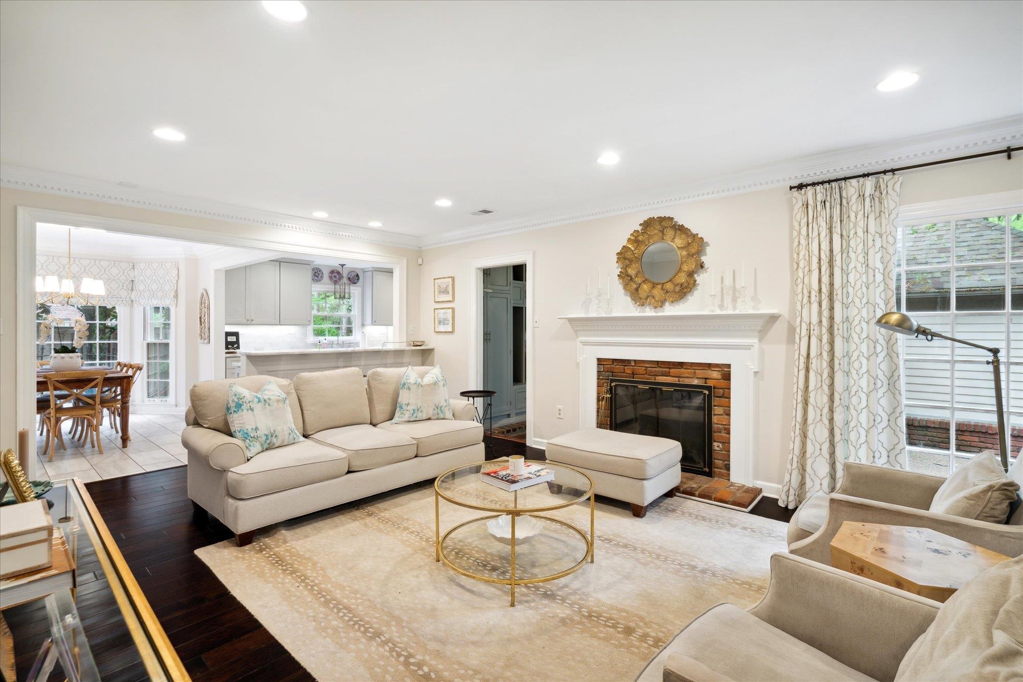 6387 BROOKS MANOR CV