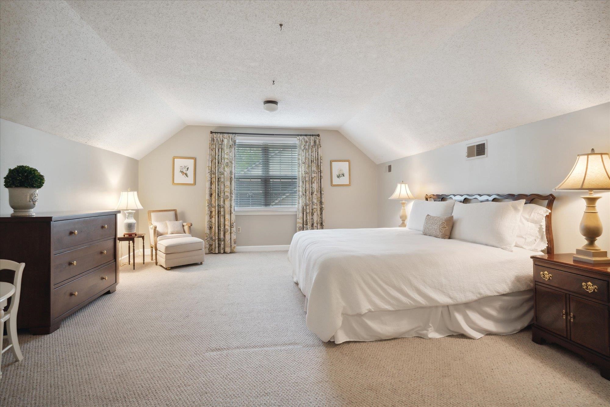 6387 BROOKS MANOR CV