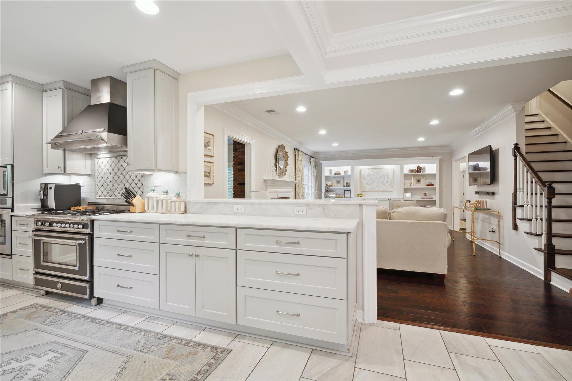 6387 BROOKS MANOR CV