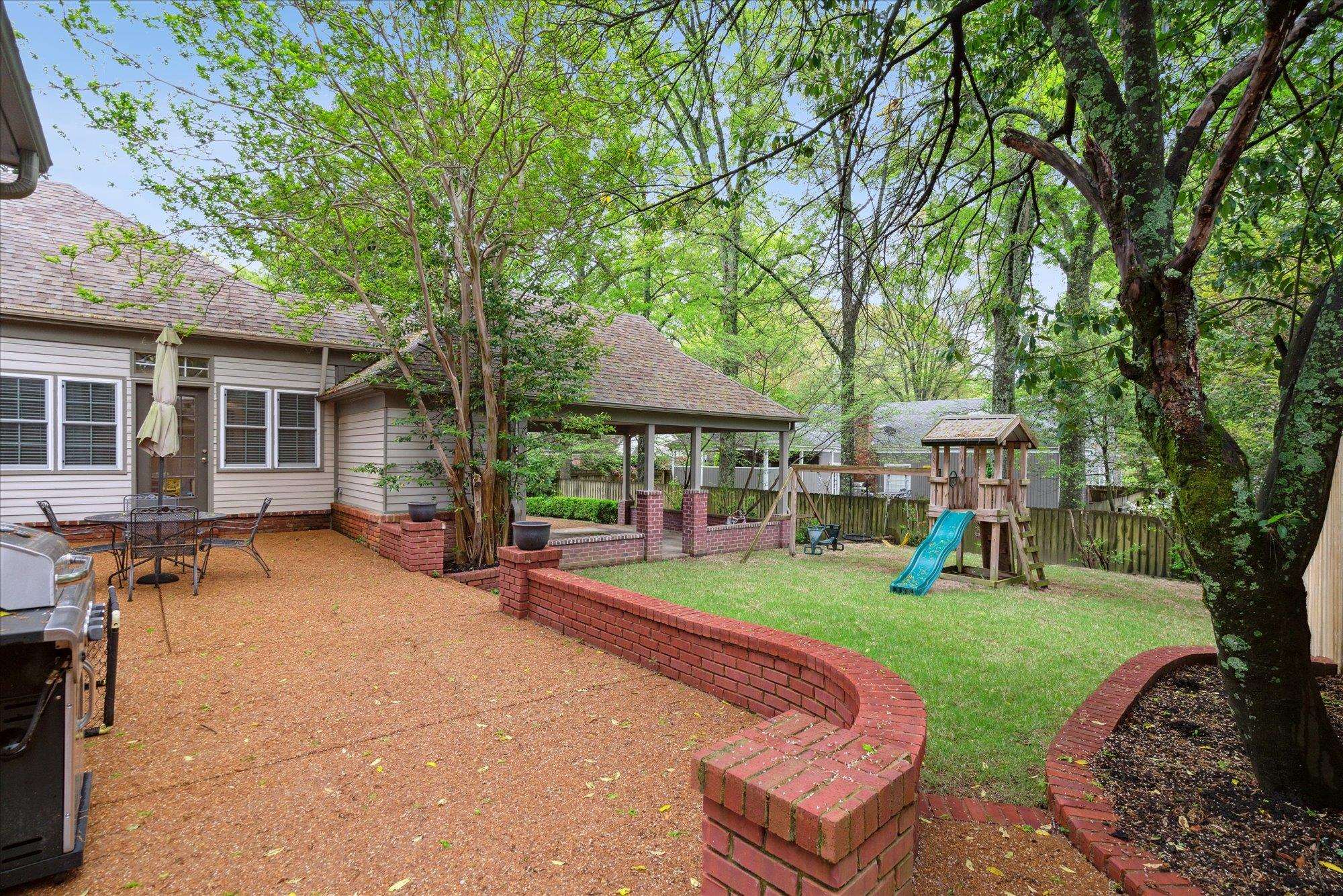 6387 BROOKS MANOR CV