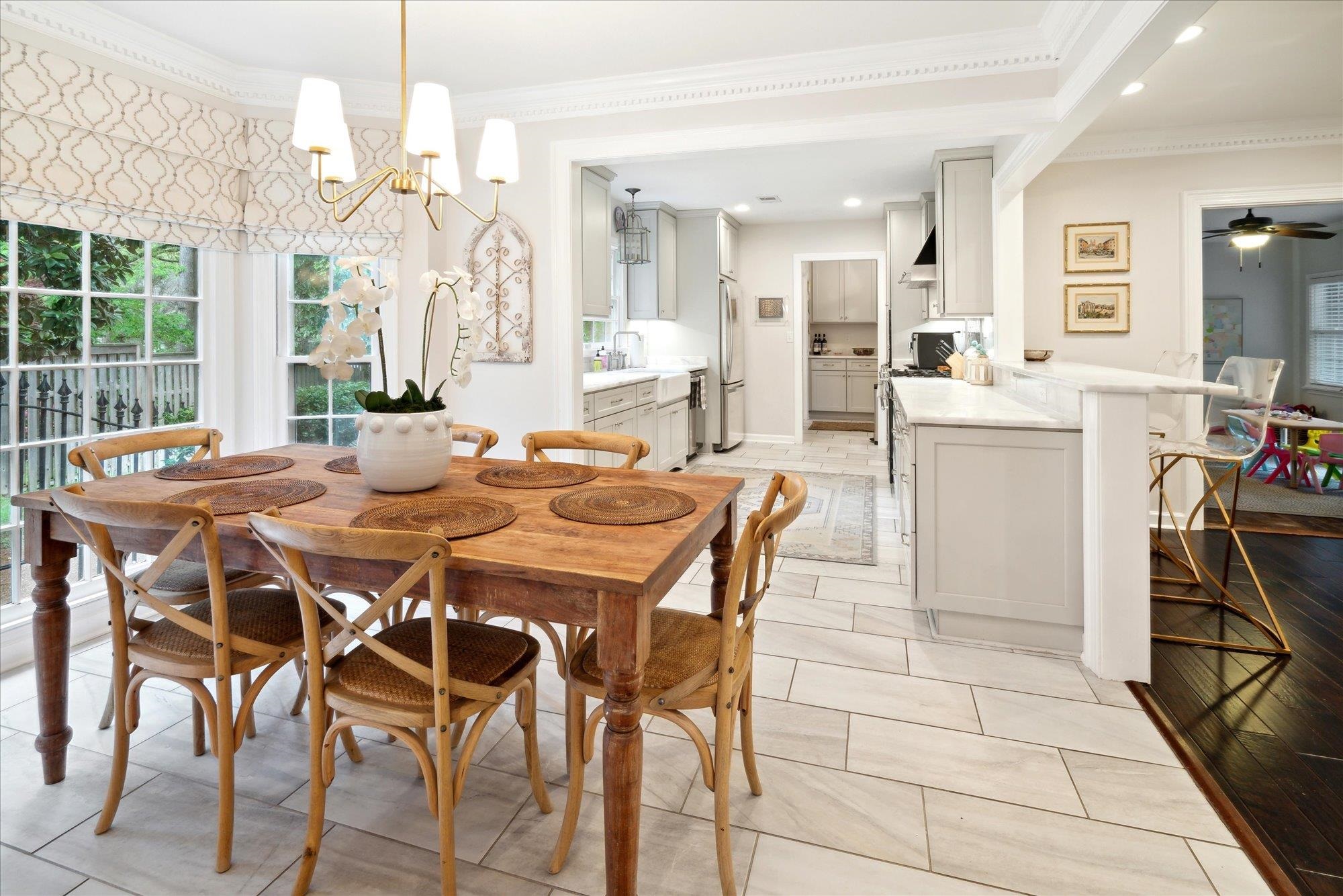 6387 BROOKS MANOR CV