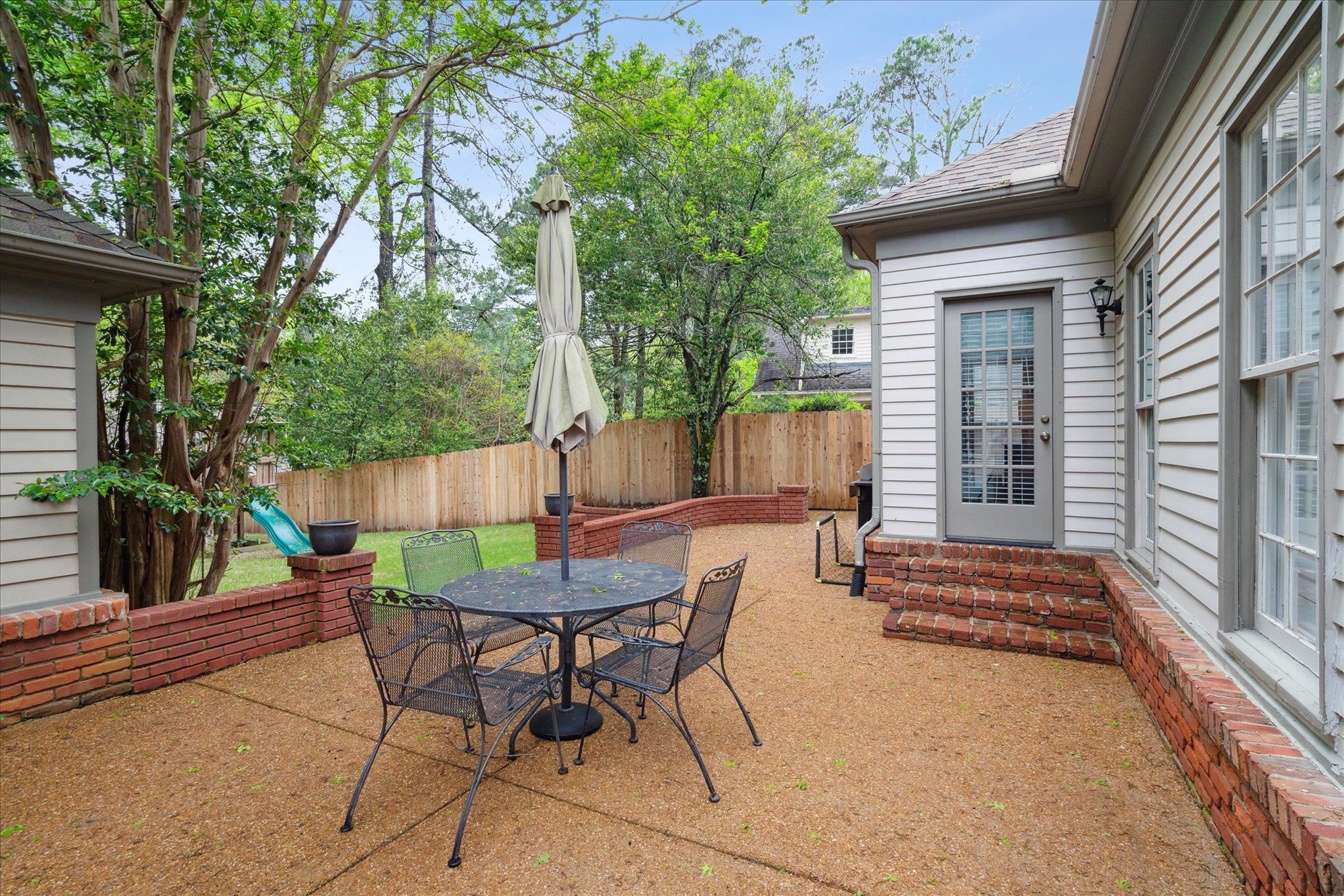 6387 BROOKS MANOR CV