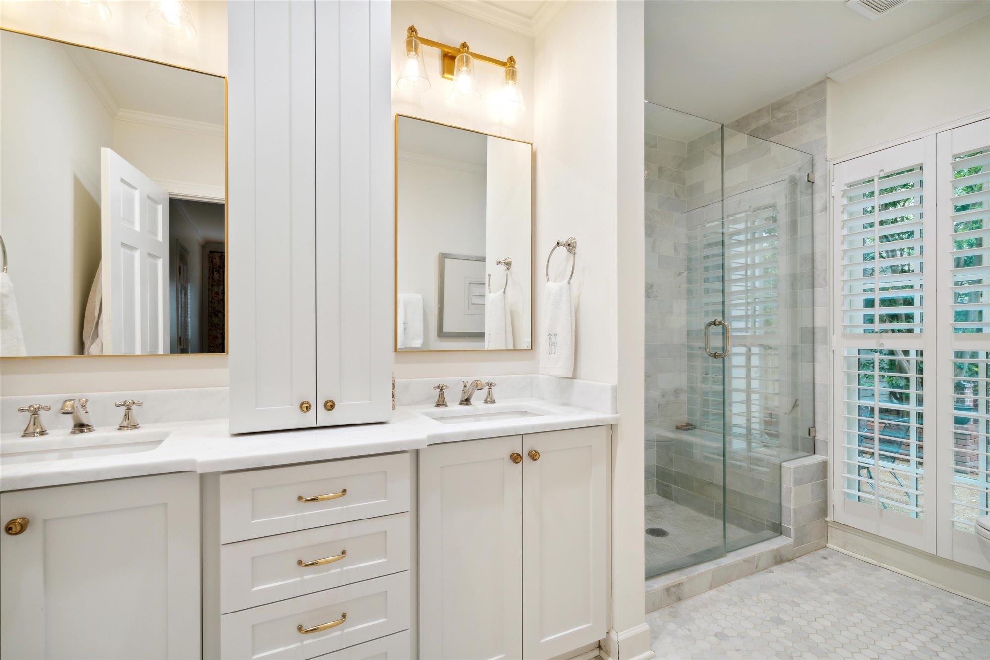 6387 BROOKS MANOR CV