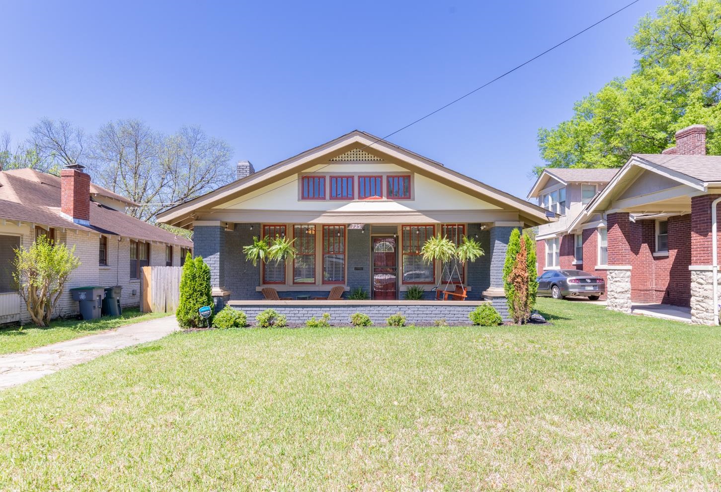725 N EVERGREEN ST