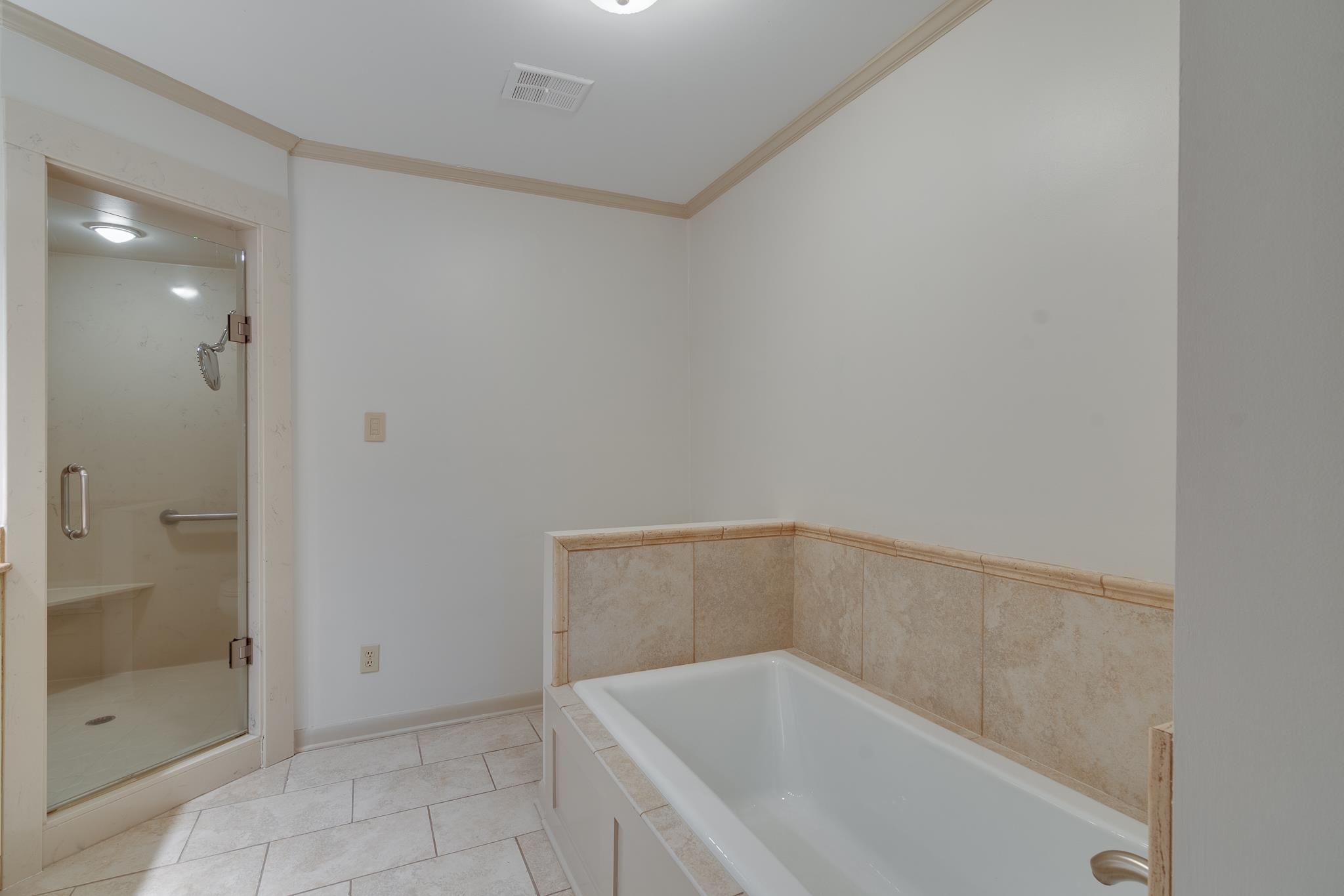 335 RIVERBLUFF PL Unit: 1