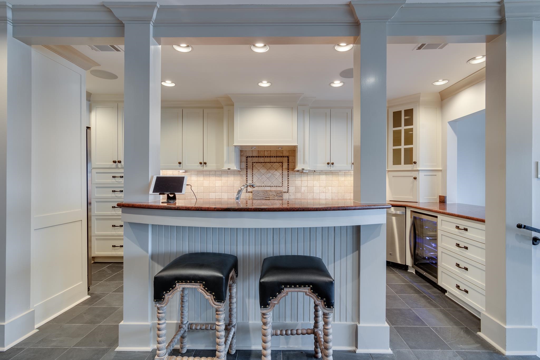 335 RIVERBLUFF PL Unit: 1