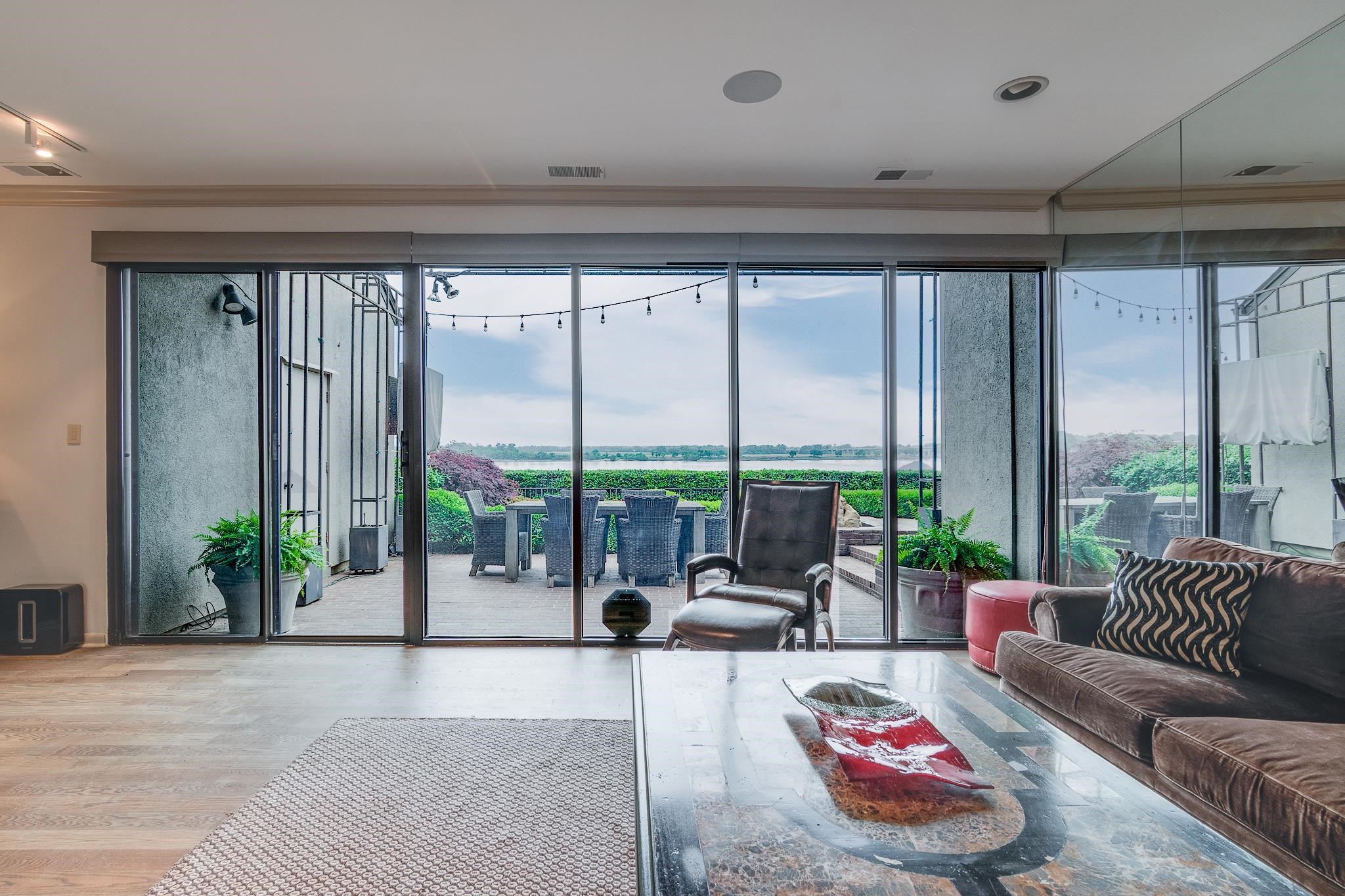 335 RIVERBLUFF PL Unit: 1