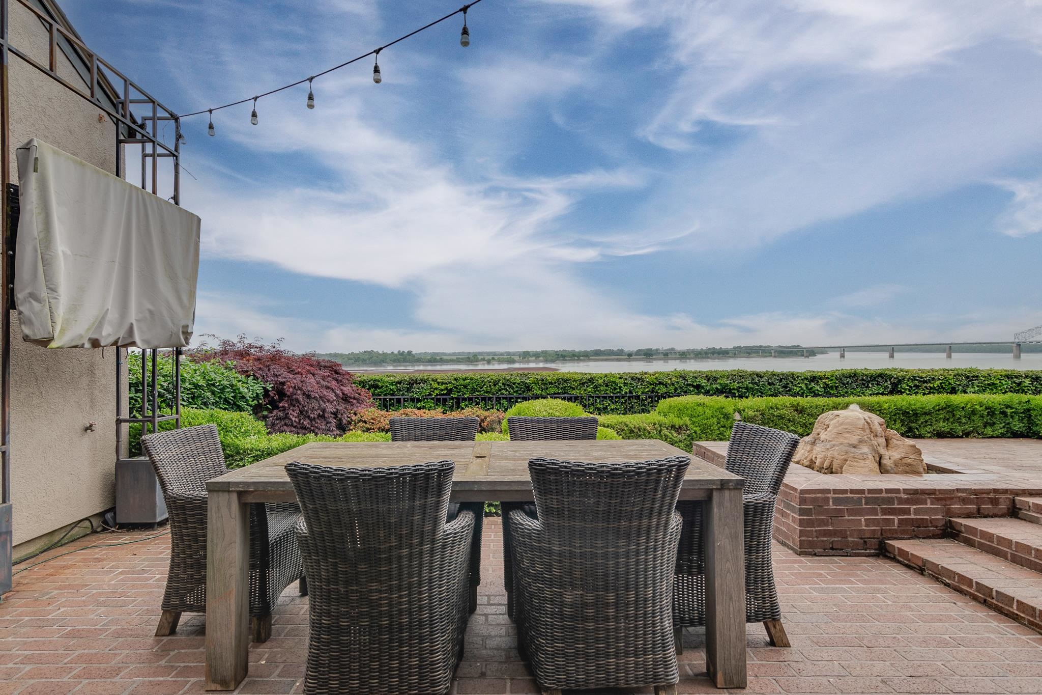 335 RIVERBLUFF PL Unit: 1