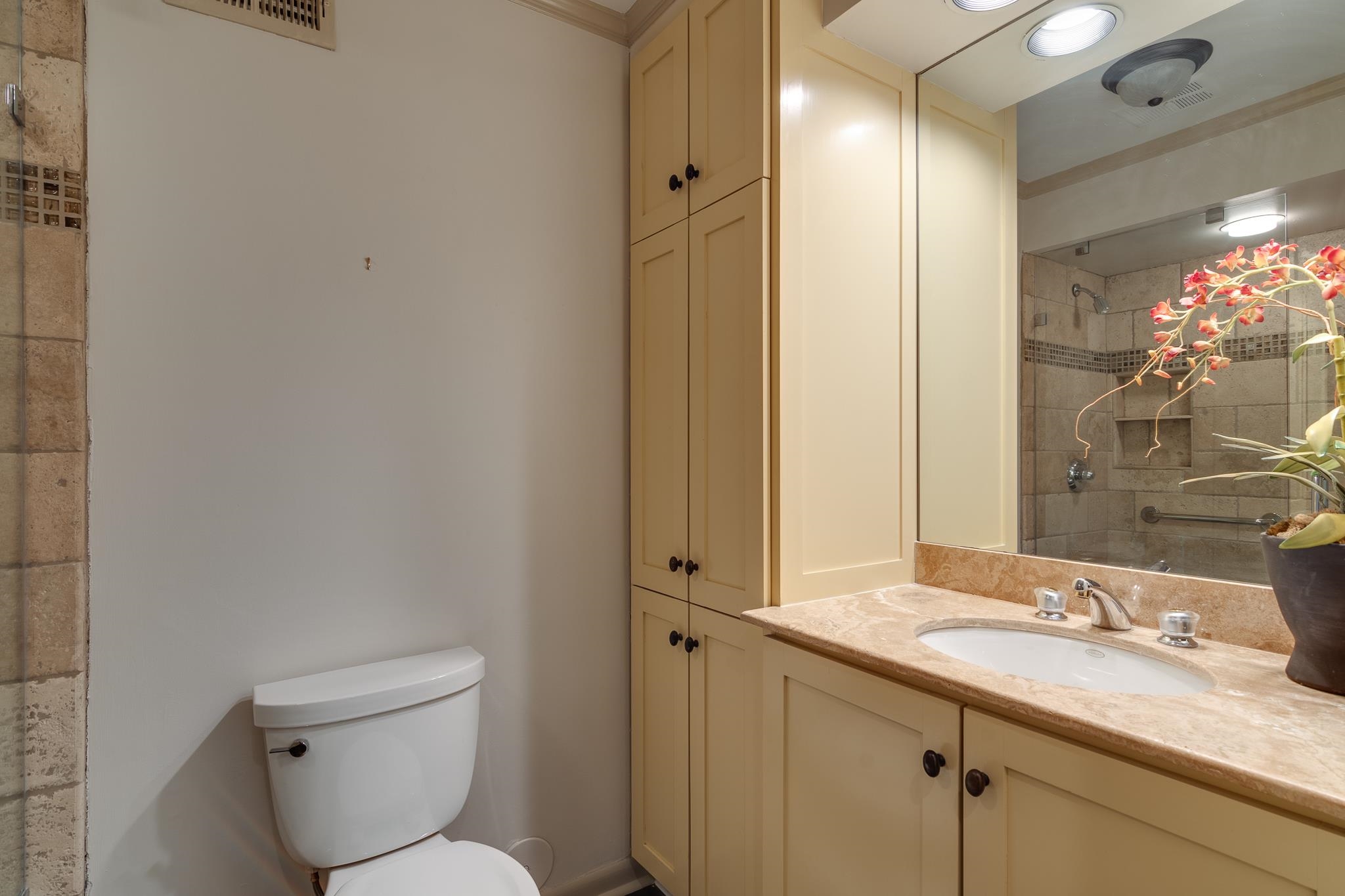 335 RIVERBLUFF PL Unit: 1