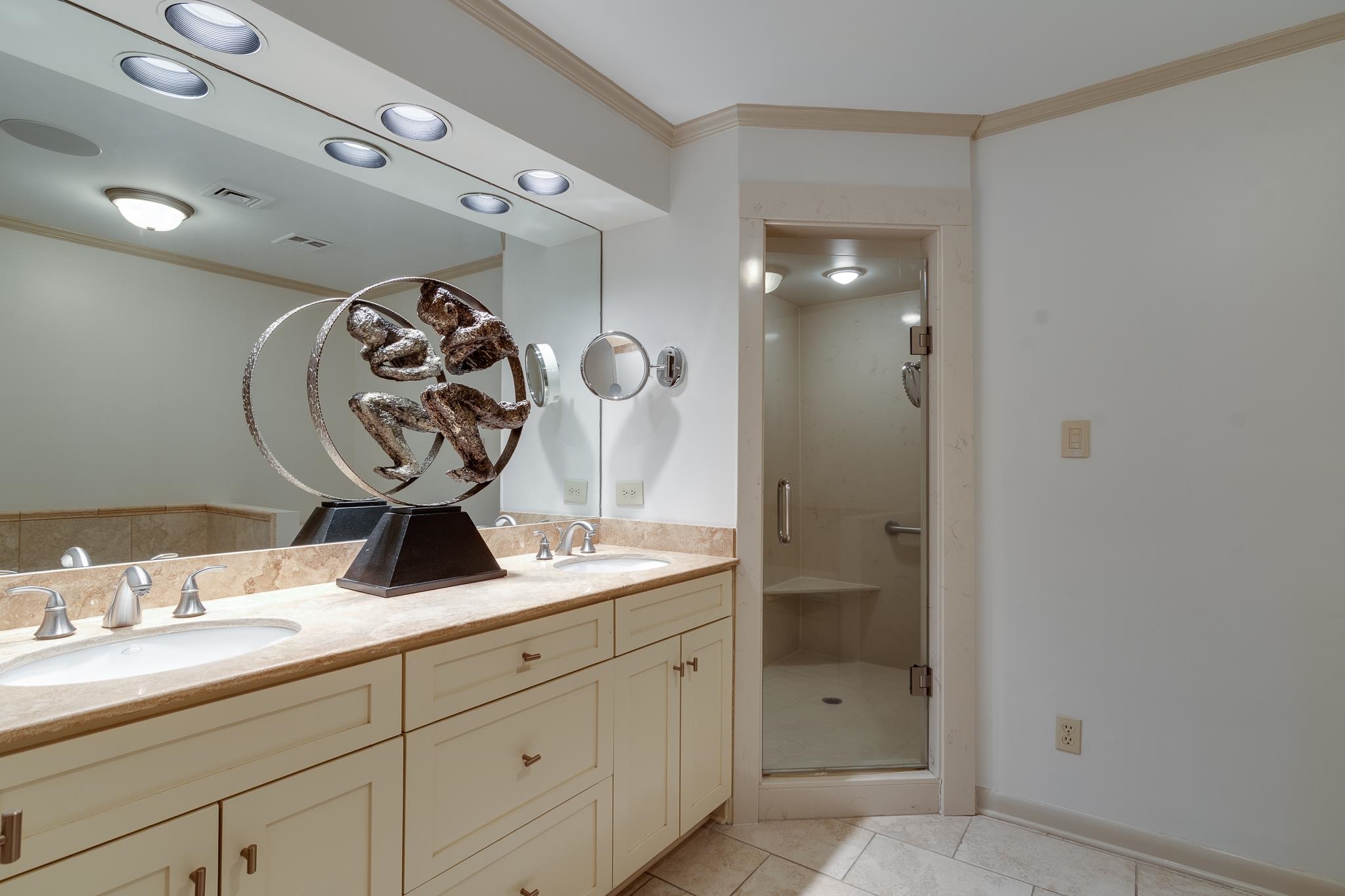 335 RIVERBLUFF PL Unit: 1