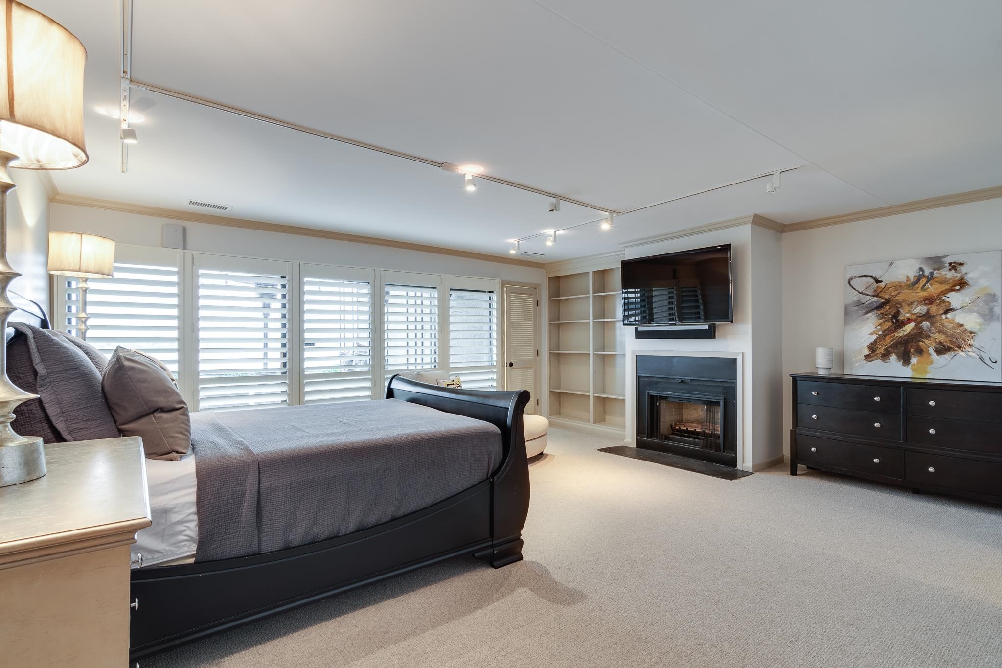 335 RIVERBLUFF PL Unit: 1