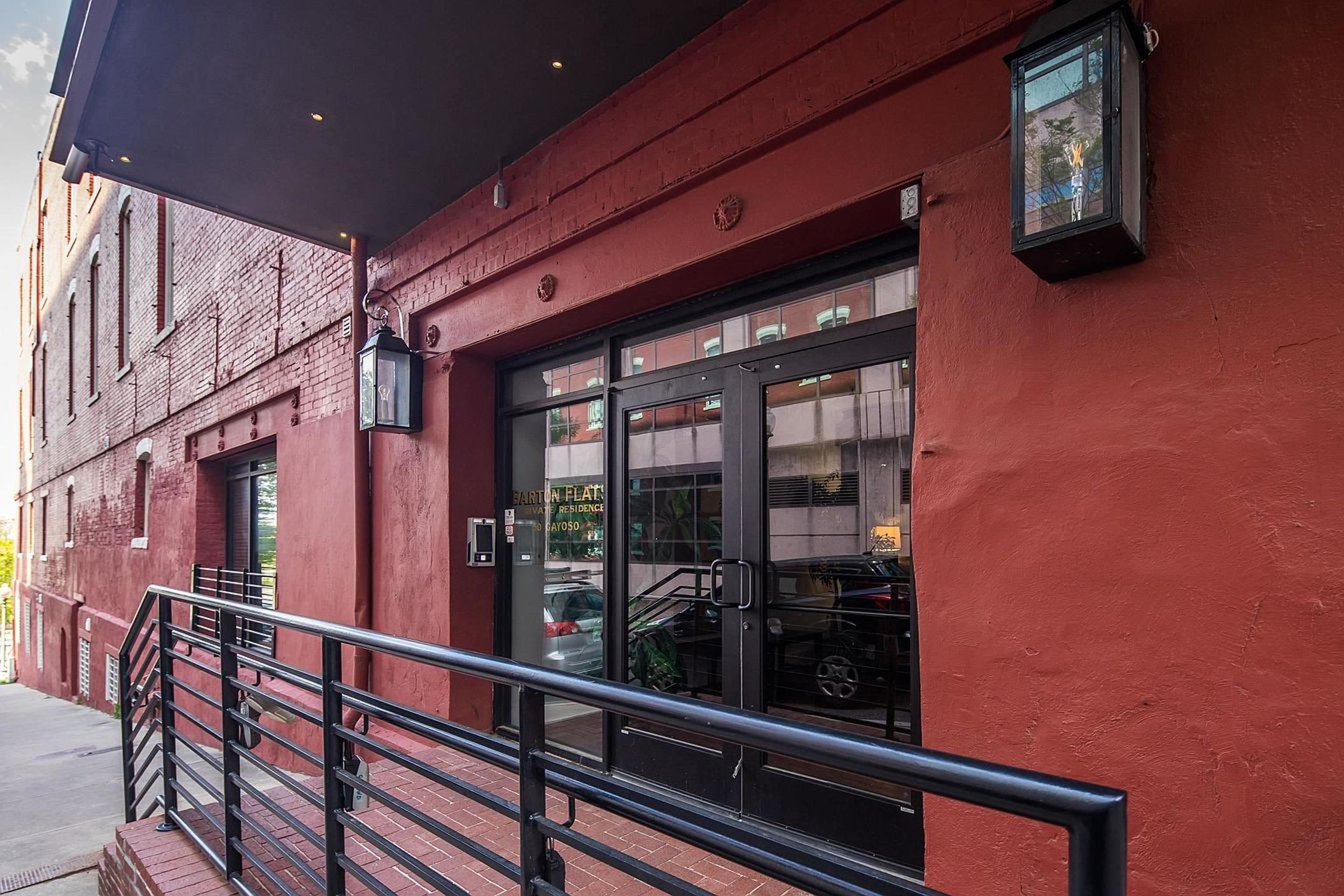 50 GAYOSO AVE Unit: 406