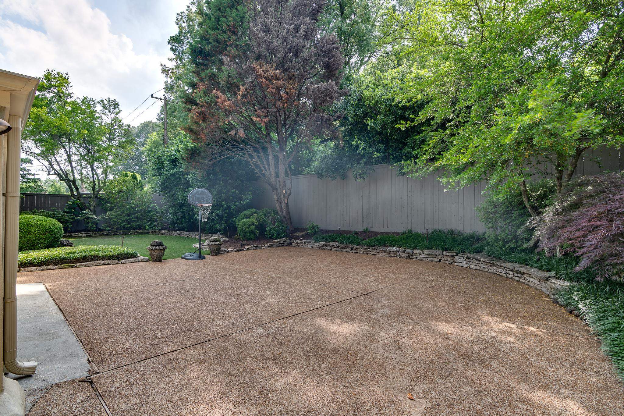 43 CHEROKEE DR