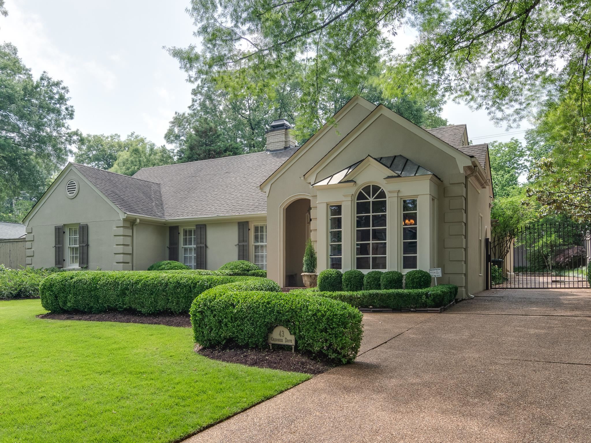 43 CHEROKEE DR
