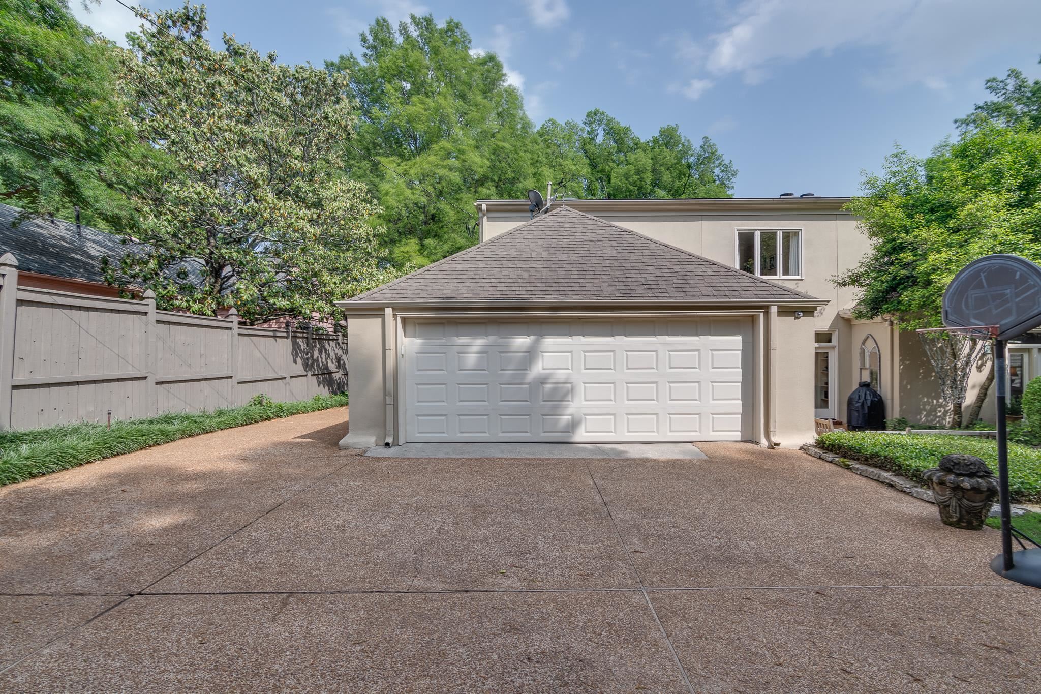 43 CHEROKEE DR