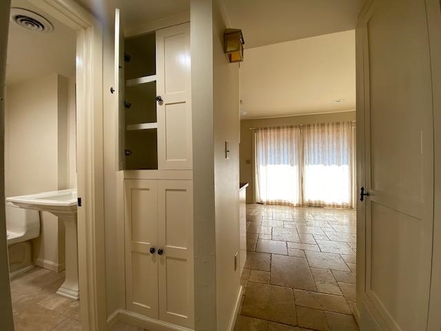 1943 RHINELAND DR Unit: 37