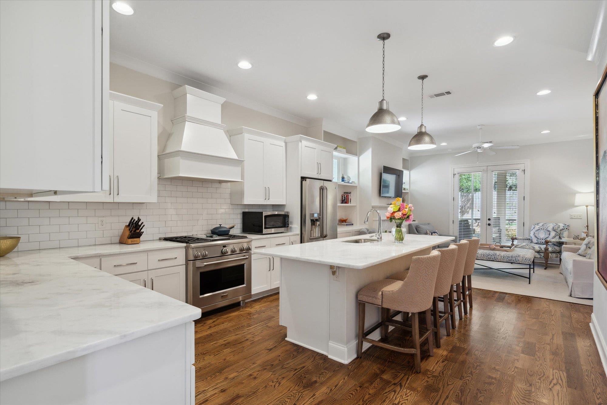 3588 HIGHLAND PARK PL