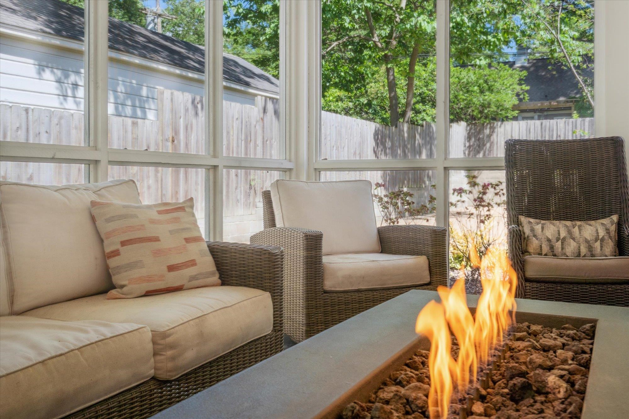 3588 HIGHLAND PARK PL