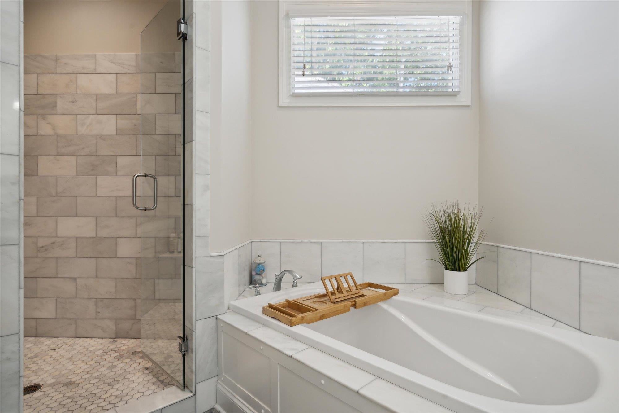 3588 HIGHLAND PARK PL