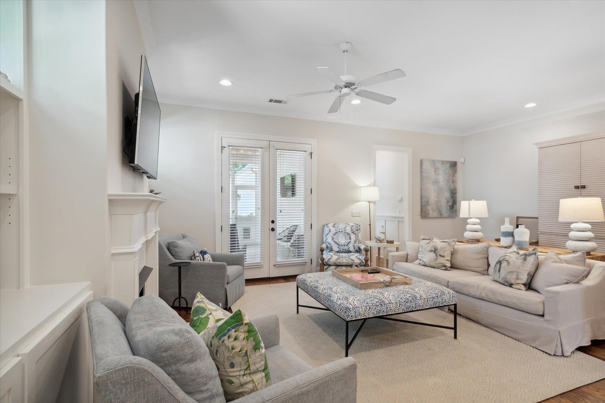 3588 HIGHLAND PARK PL