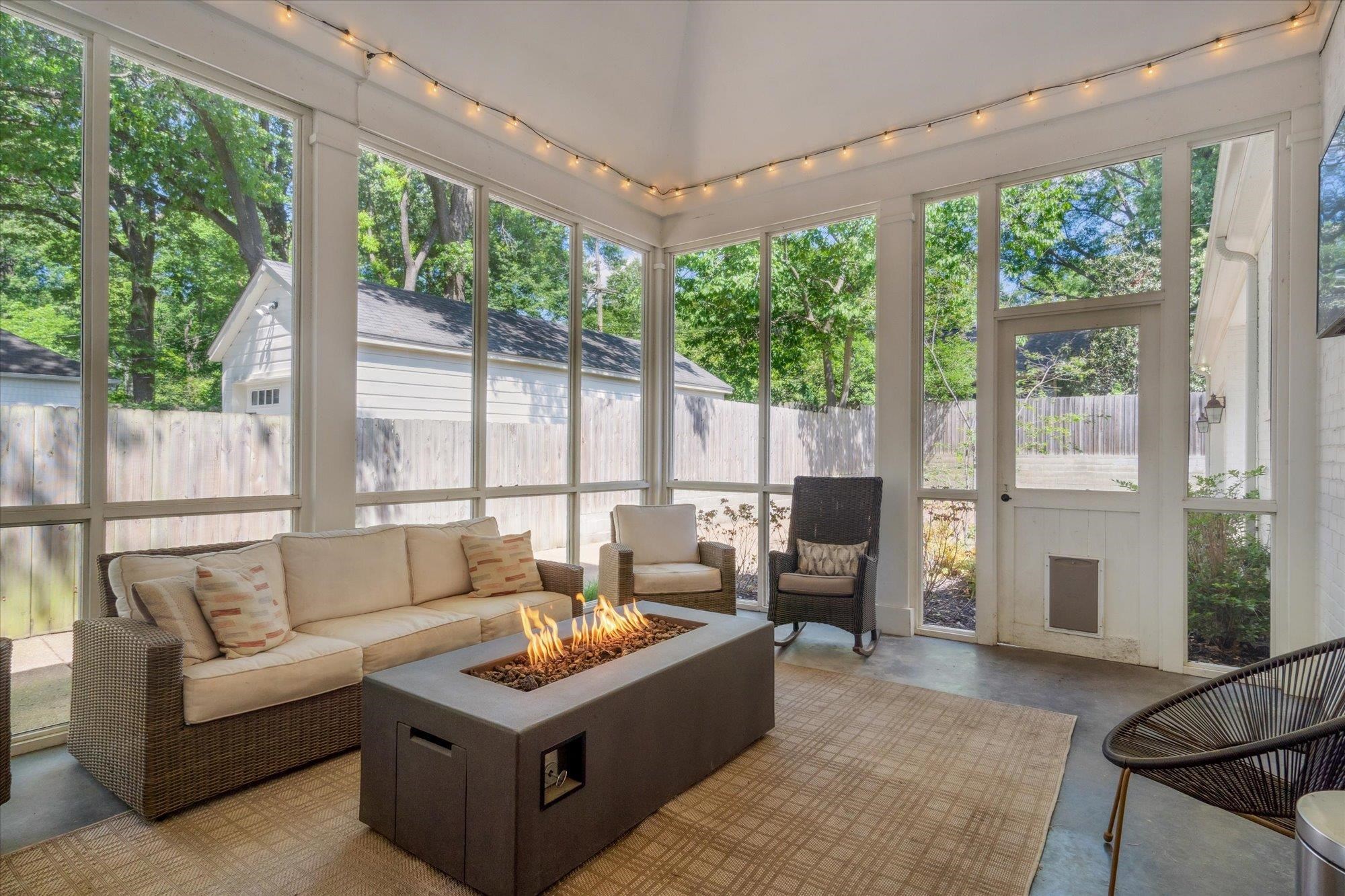 3588 HIGHLAND PARK PL