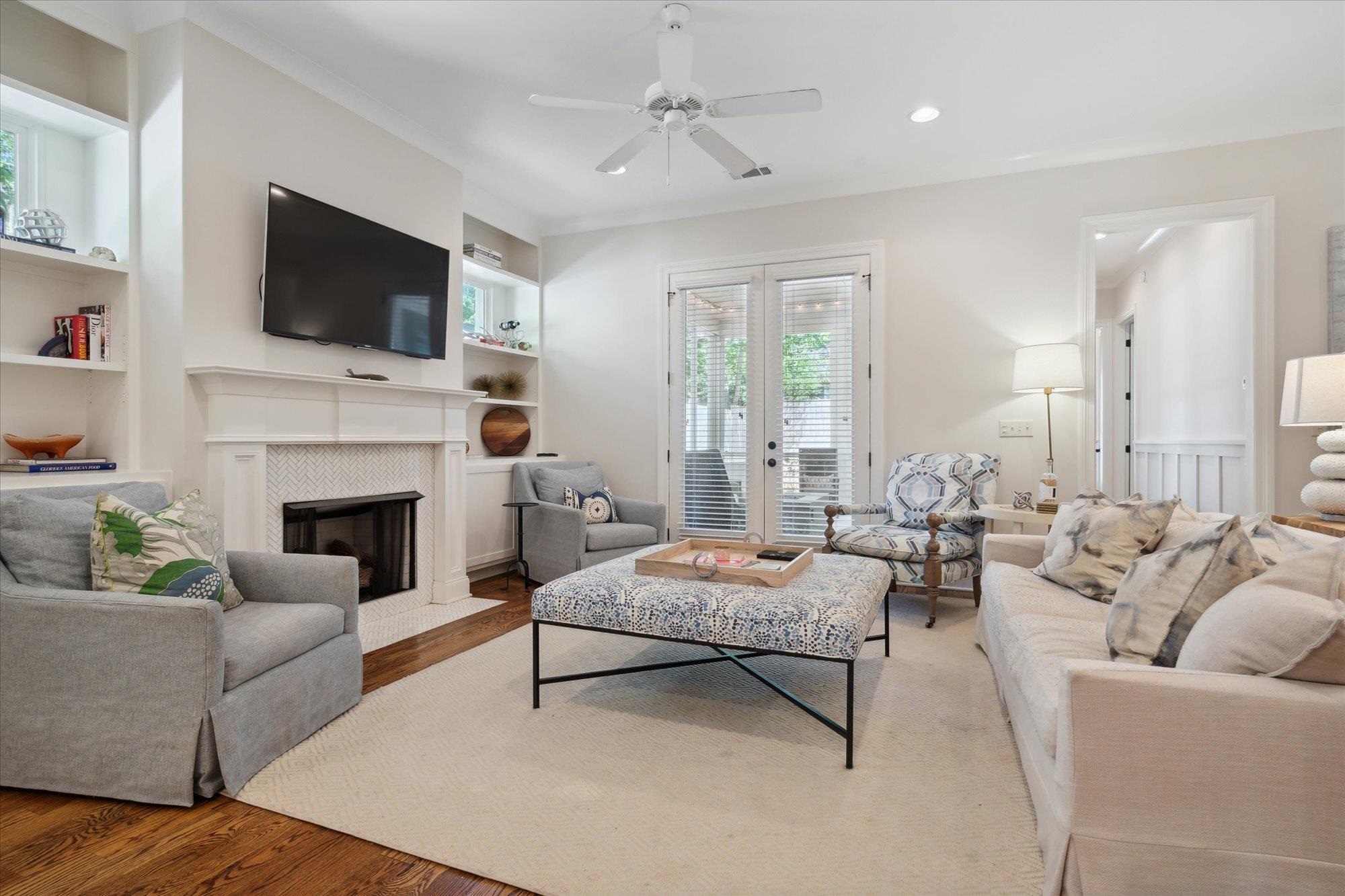 3588 HIGHLAND PARK PL