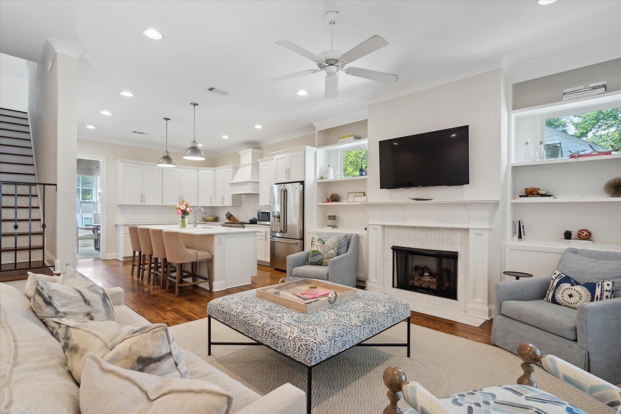 3588 HIGHLAND PARK PL