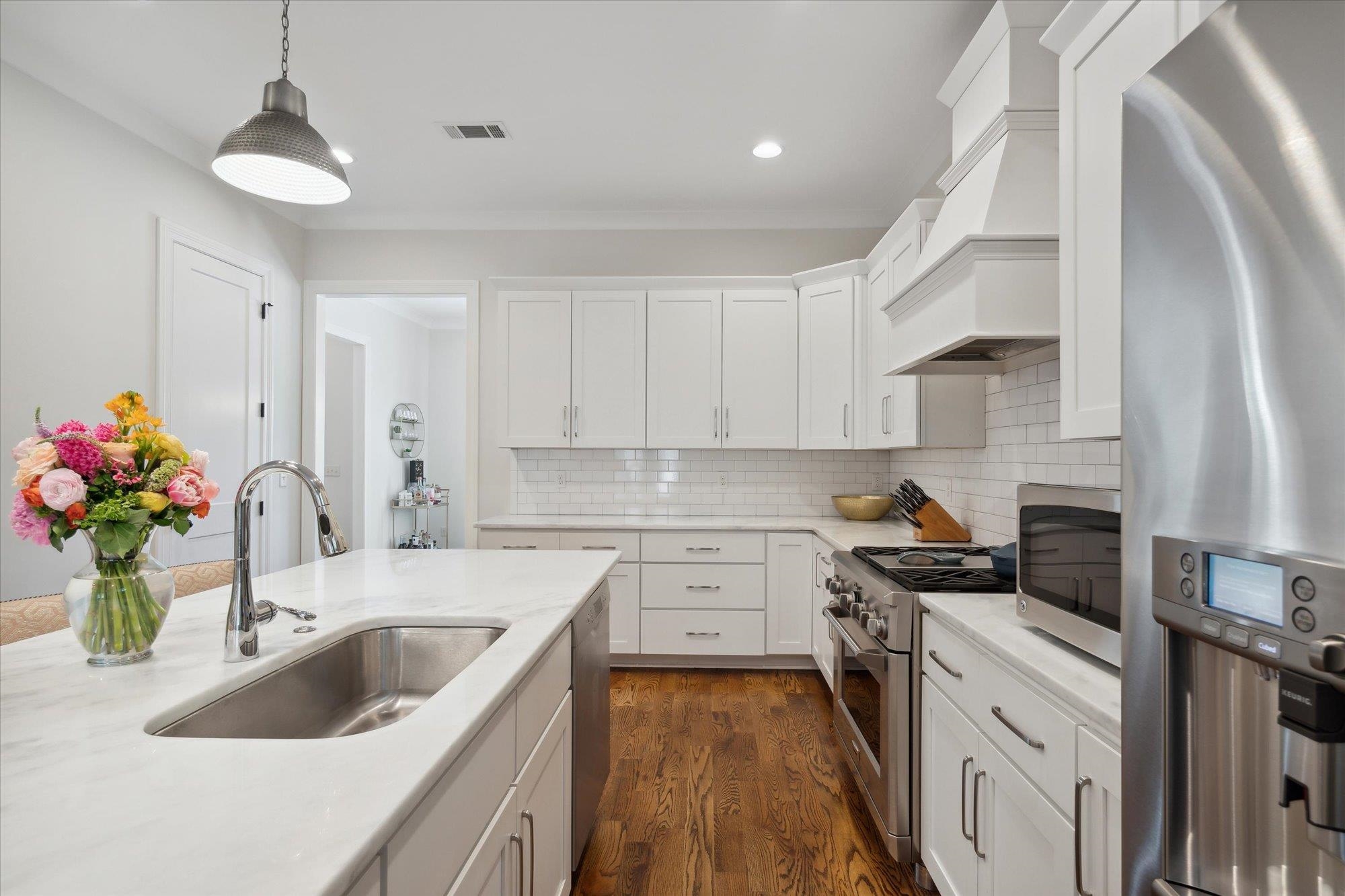 3588 HIGHLAND PARK PL