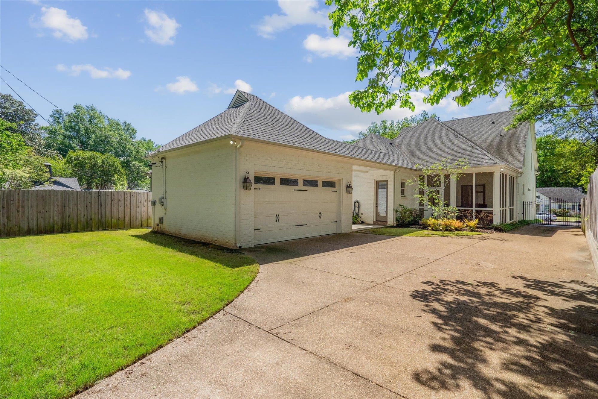 3588 HIGHLAND PARK PL